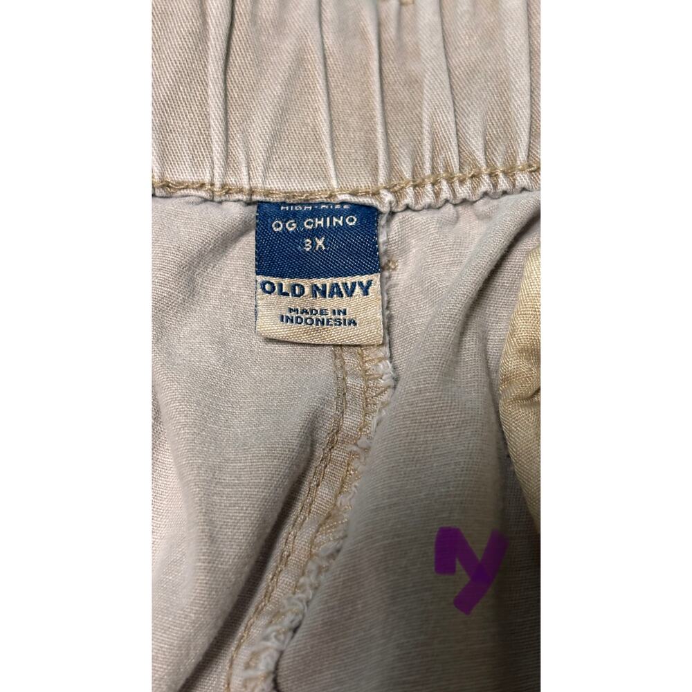 Tan Chino Shorts by Old Navy 3x Plus Size with 2 front and 2 rear pockets.